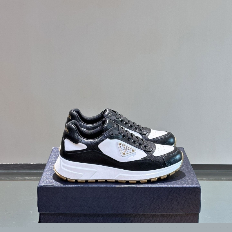 Pra*a casual shoes